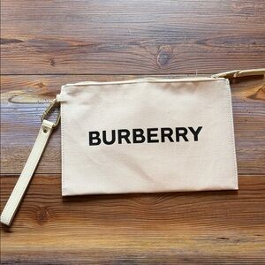 Burberry limited pouch new with plastic